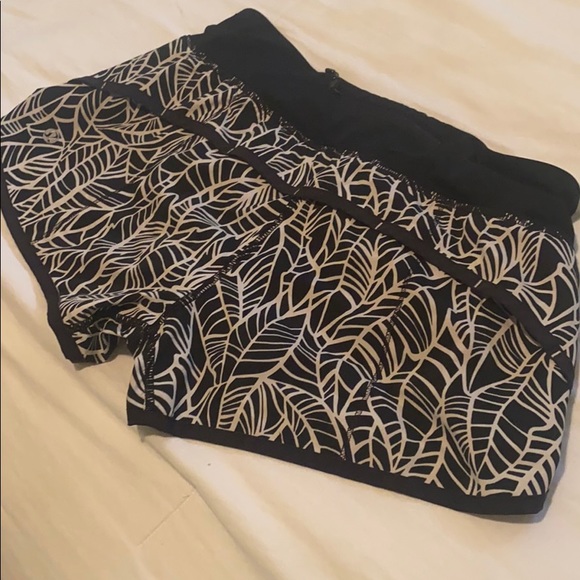 Lululemon Speed Shorts - Picture 3 of 6